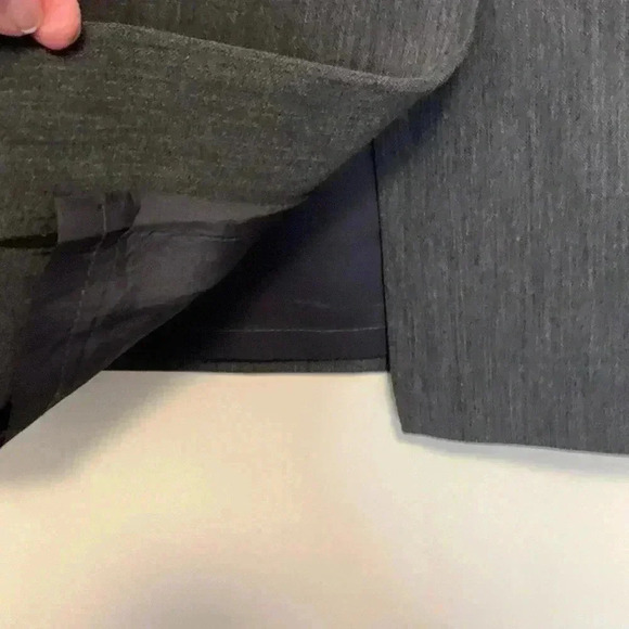 Femme  charcoal grey pencil skirt w 2 front pockets and back zipper & slit - Picture 5 of 8
